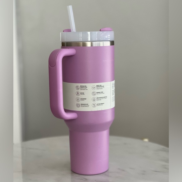 Stanley Quencher H2.0 Flowstate 40oz Tumbler - Picture 4 of 12